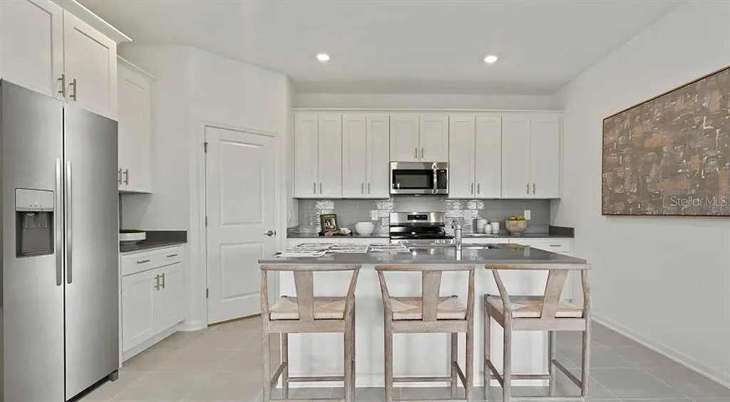 2 bed, 2.0 bath, 1562 sqft, $1,900 — Photo 3