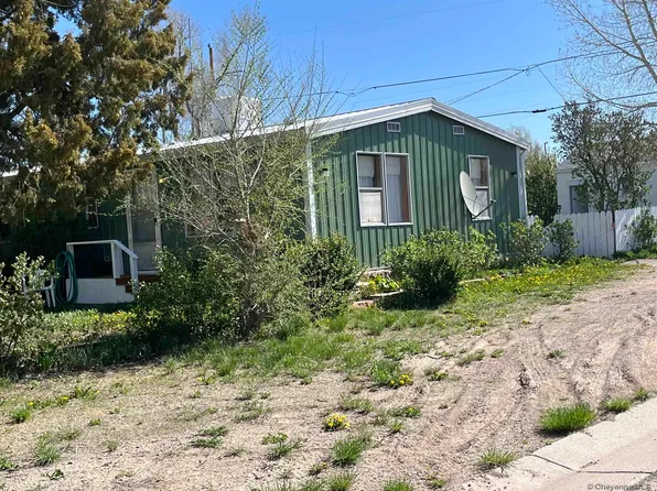 203 N Warren Ave, Glendo, WY 82213