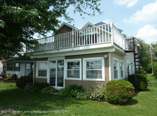 1091 N Shore Dr, Springport, MI 49284