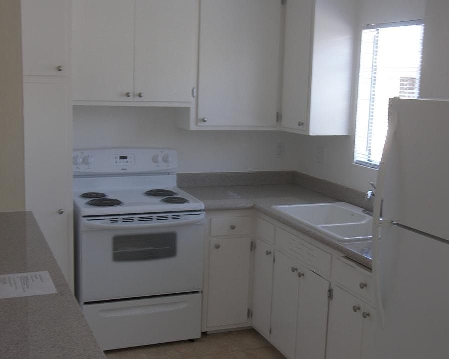 1st image of 434 E 17th St APT 208