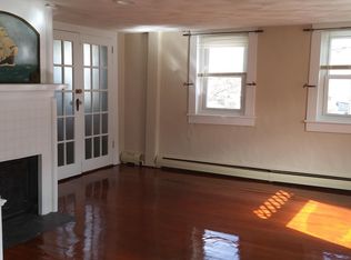 371 High St FLOOR 2, Bristol, RI 02809