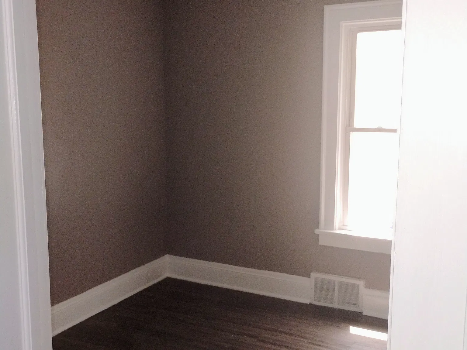 2 bed, 1000 sqft, $1,000 — Photo 1