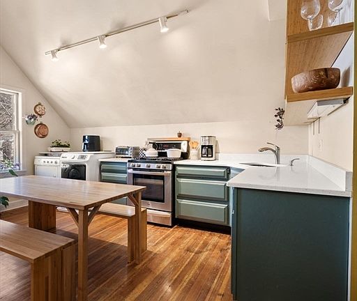 5th image of 52 Patten St #3
