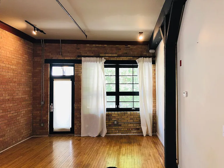 346 W Pierpont Ave #W112 — Photo 5
