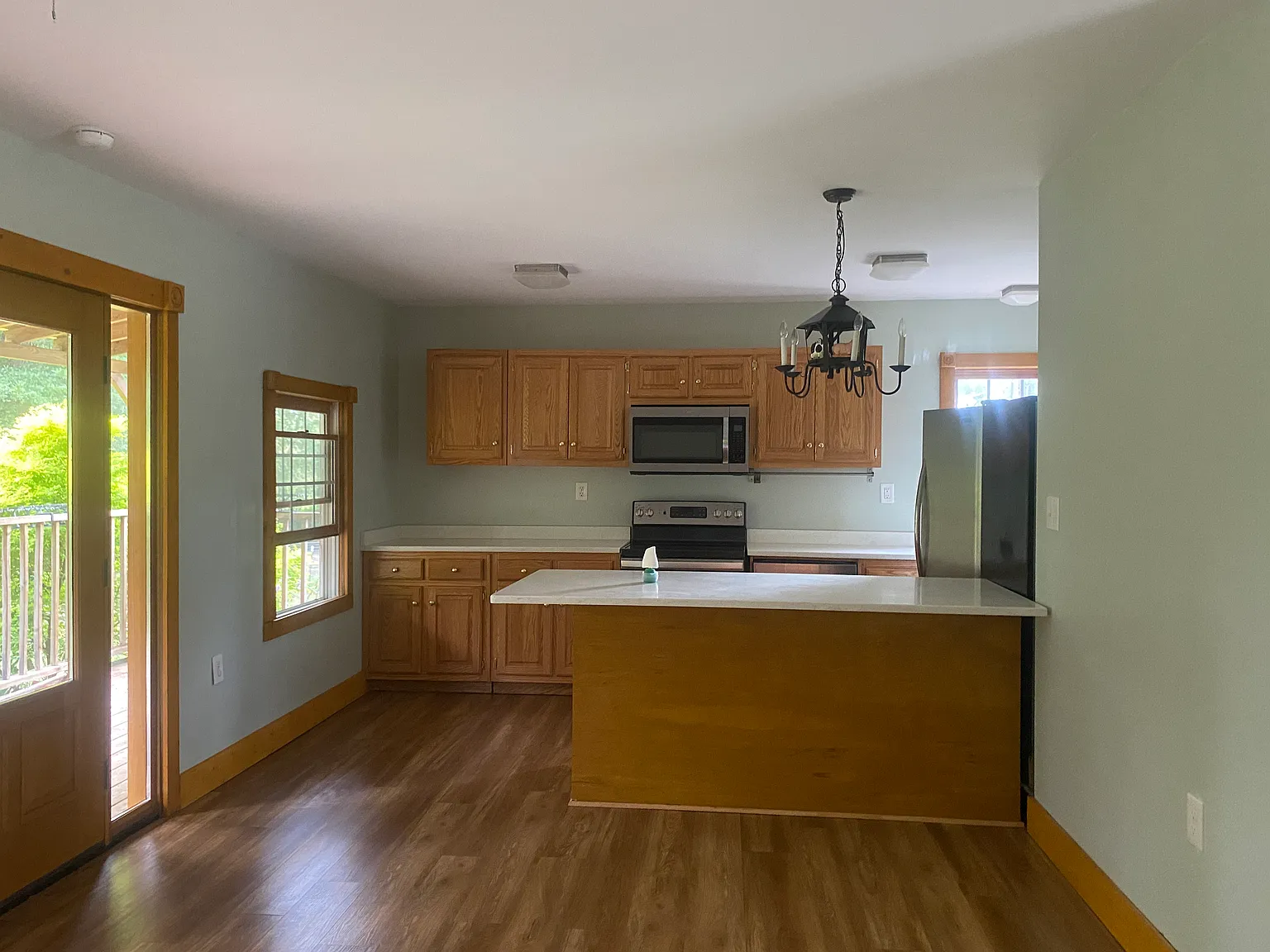 2 bed, 1152 sqft, $1,700 — Photo 2