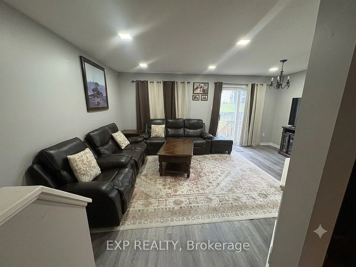 3 bed, $2,599 — Photo 4