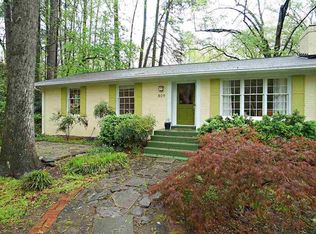 809 Tinkerbell Rd, Chapel Hill, NC 27517