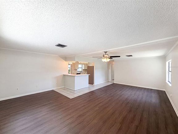3rd image of 3129 AVENUE W NW