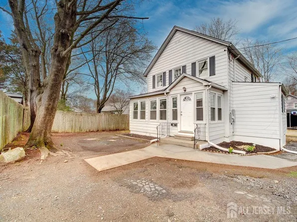 3 Hillside Ave, Monmouth Junction, NJ 08852