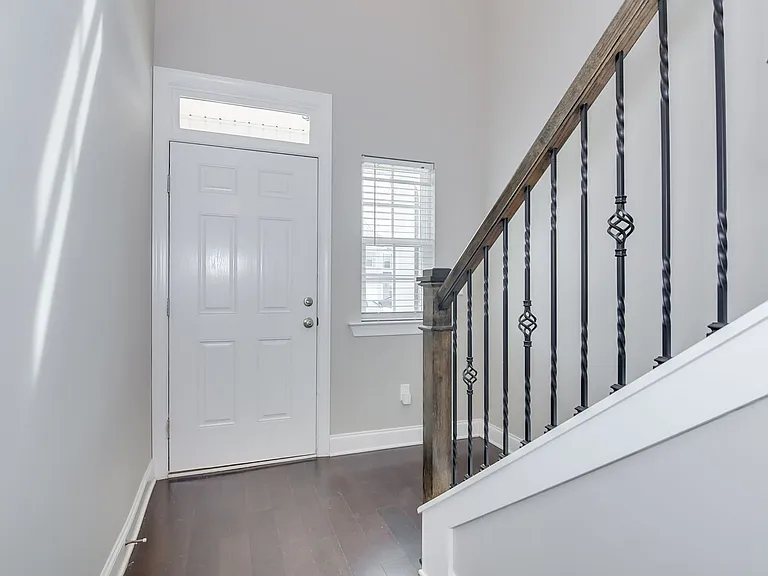 473 Brantley Cove Cir — Photo 5