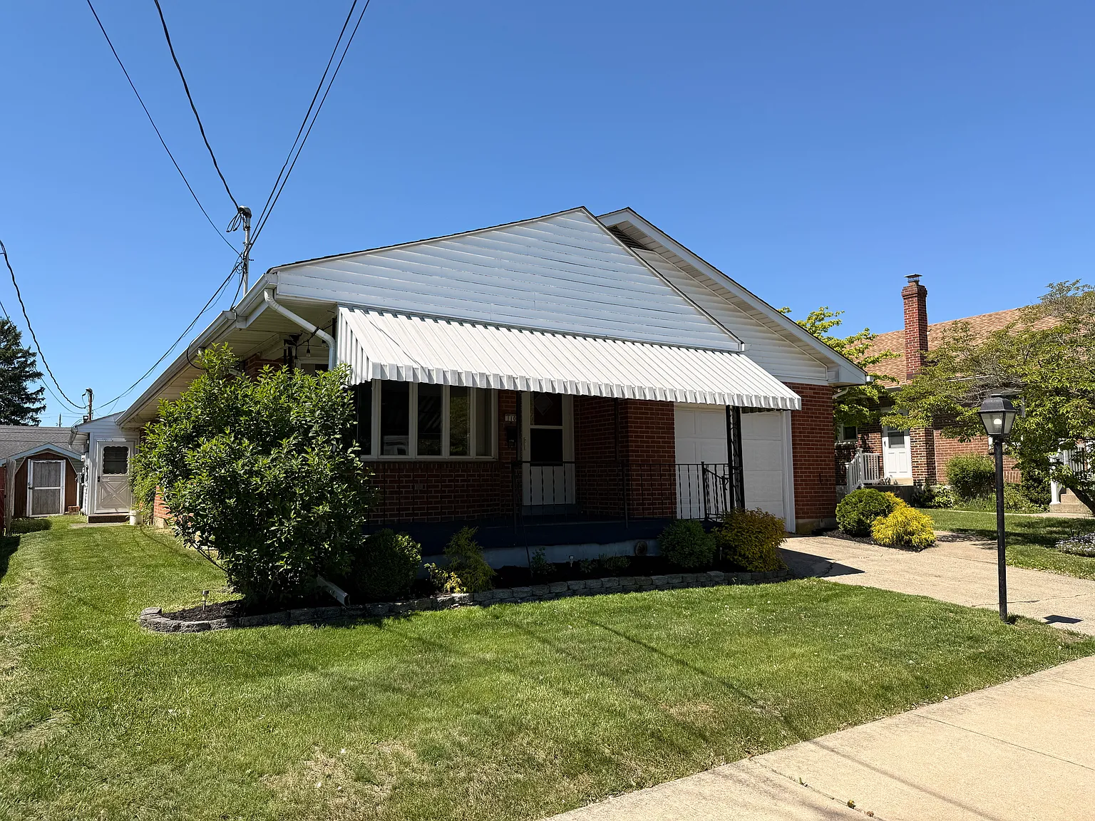 3 bed, 1272 sqft, $1,900 — Photo 1