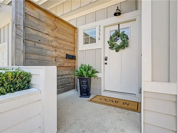 3336 Tracy Ave, Kansas City, MO 64109