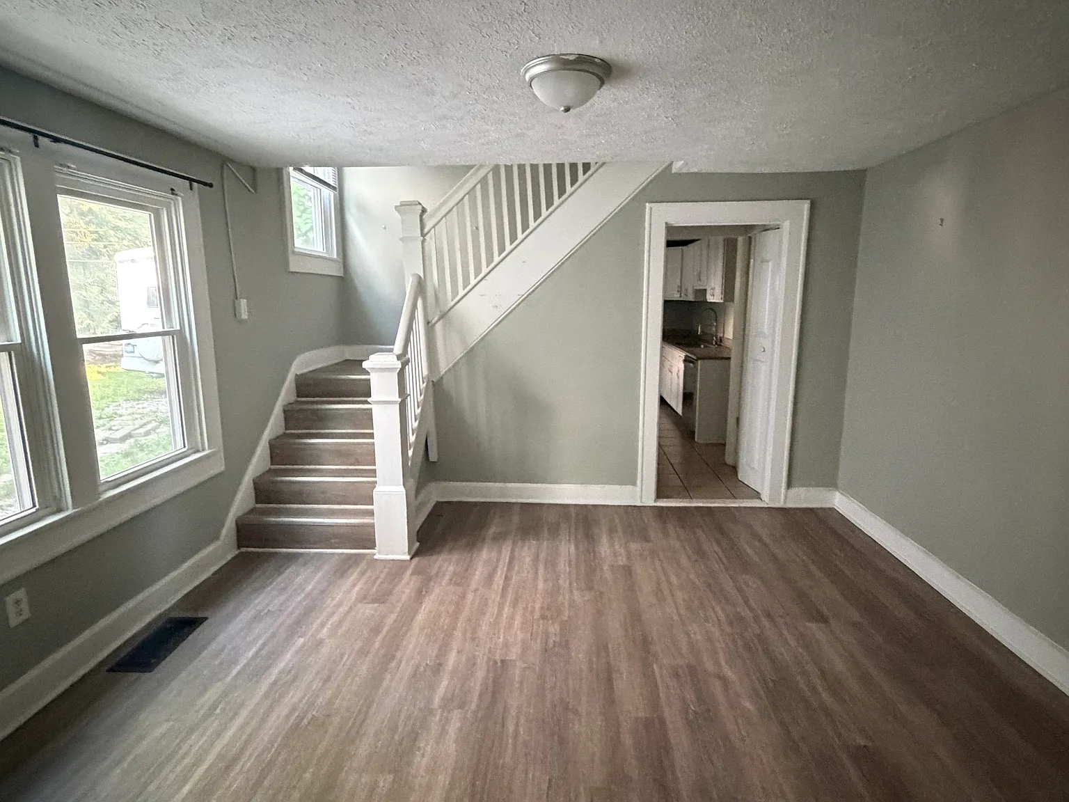 3 bed, 1470 sqft, $1,450 — Photo 4