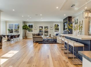 705 Hammond St #1A, Chestnut Hill, MA 02467