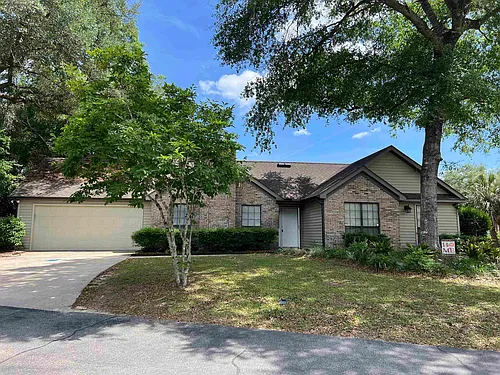 2605 Yarmouth Ln Photo 1
