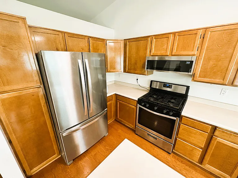 10542 Holyoke Dr — Photo 5