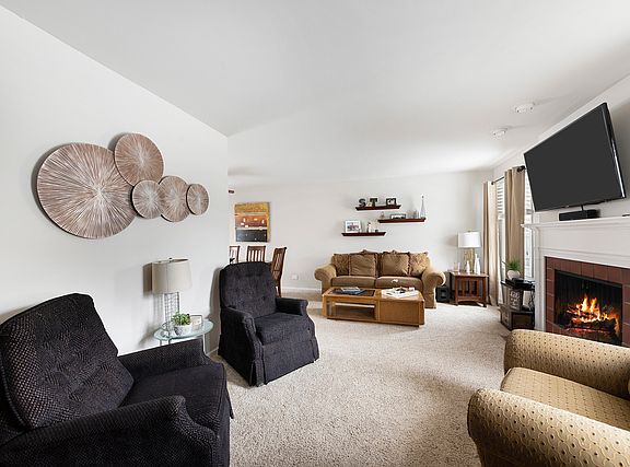3rd image of 888 Colony Lake Dr