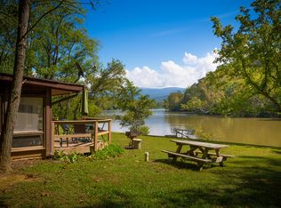 8118 S Page Valley Rd, Luray, VA 22835