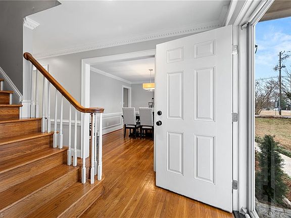 3rd image of 3800 W Friendly Ave