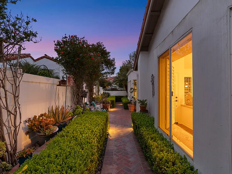 4947 Delos Way — Photo 46