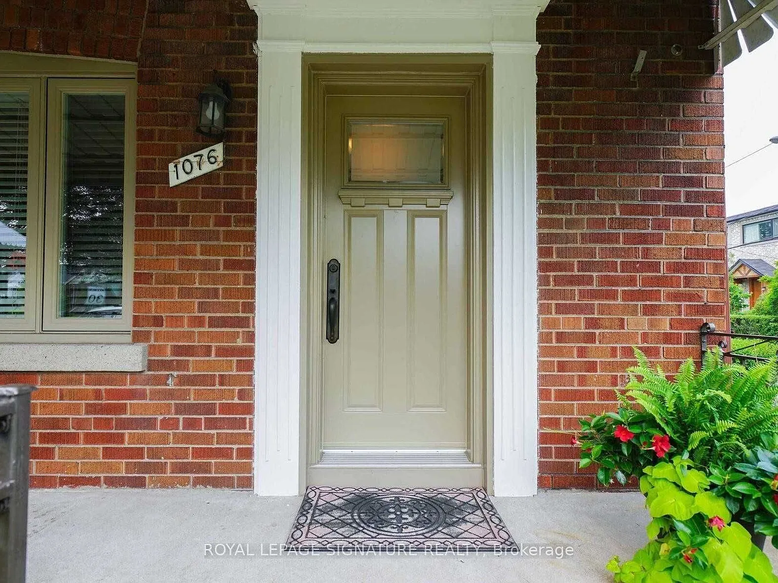 4 bed, $3,800 — Photo 2