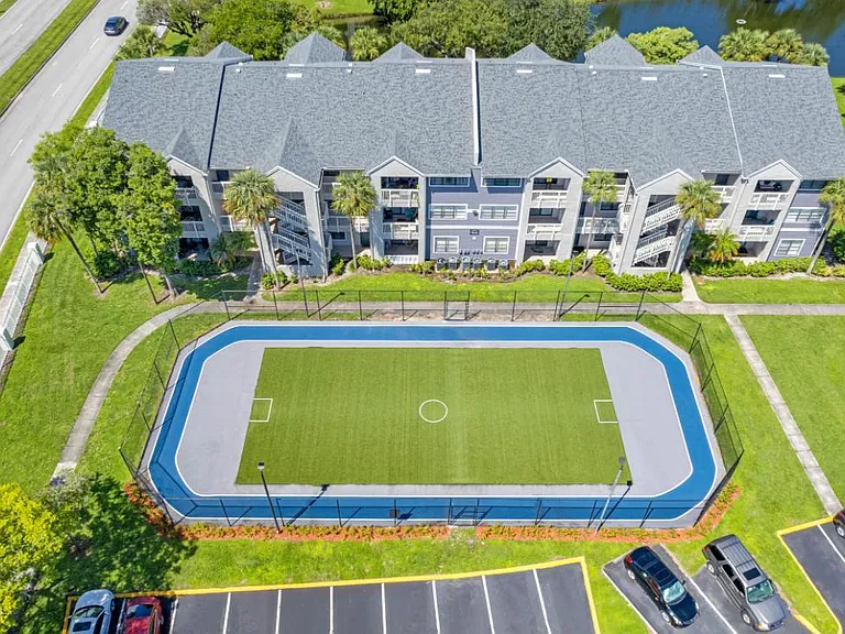 The Lauderdale at Hampton Pines — Photo 14