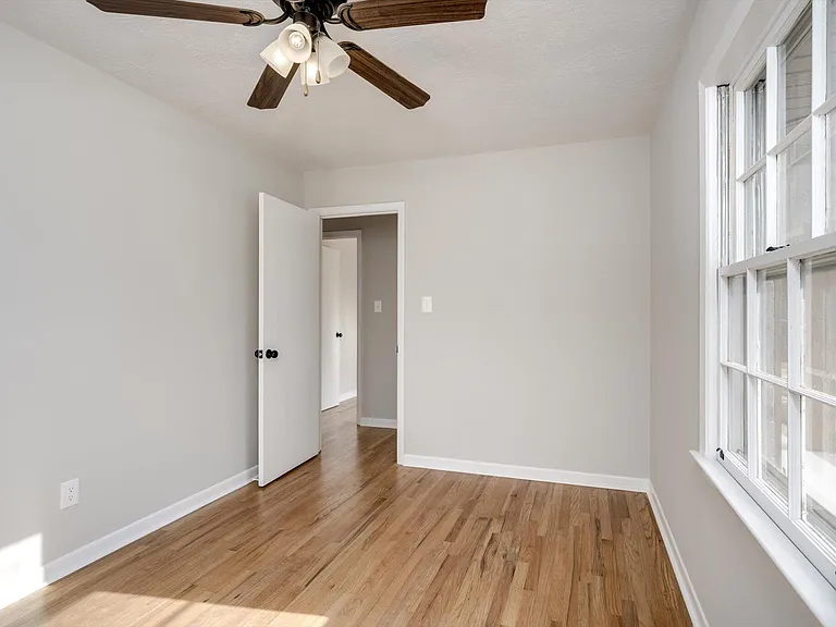 254 Hinman Dr — Photo 26