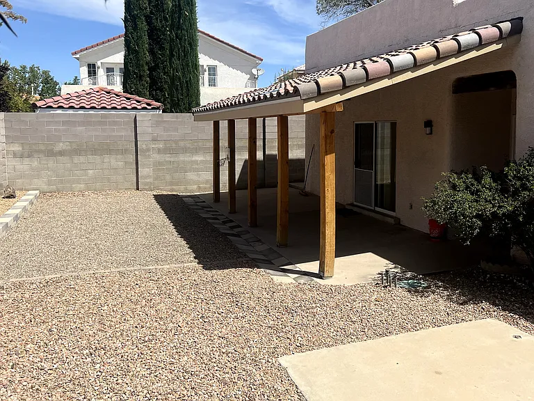10209 Arroyo Bend Dr NW — Photo 2