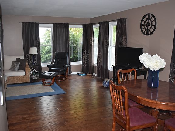Living /Dining Space
