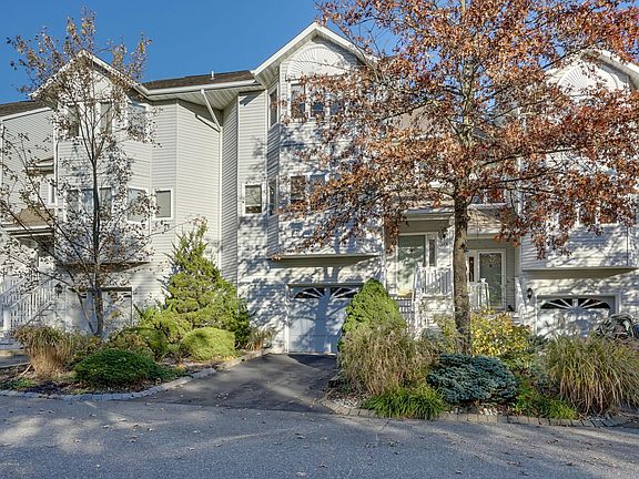 2nd image of 104 Geranium Ct #10H4