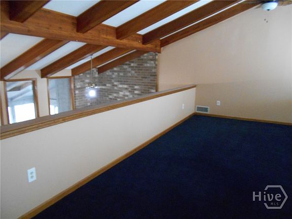 3rd image of 129 Dutch Island Dr