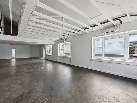 5th image of 58 Park Pl