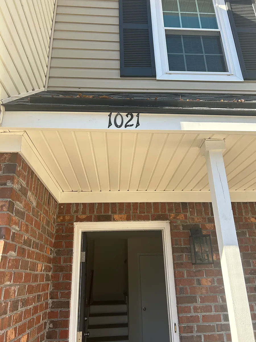 Building Photo - 1021 Hunters Trce