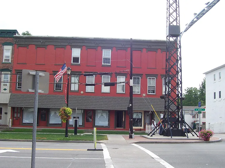 302 E Main St #A — Photo 19