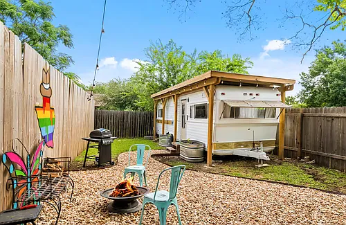 4506 Union Cir Photo 1