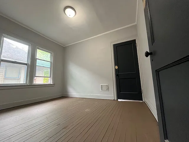 3 bed, 1000 sqft, $1,000 — Photo 3