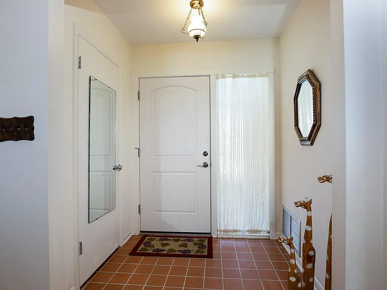 1631 Canal Ct — Photo 4