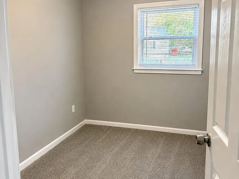 4631 Dowell Ln — Photo 10