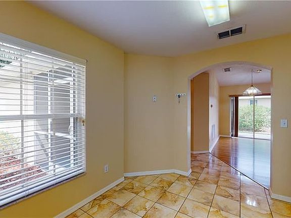 4th image of 2137 Winsley St