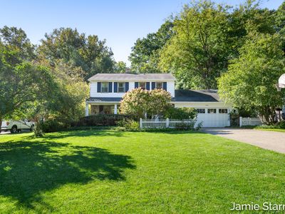 2110 Blueberry Dr NW, Grand Rapids, MI, 49504