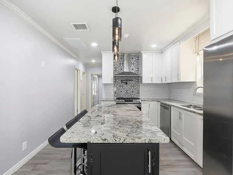 1310 E San Antonio Ave — Photo 8