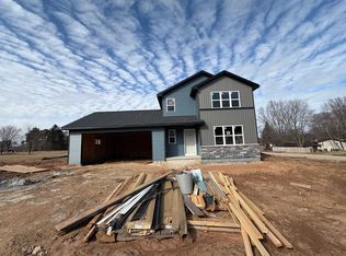 1801 Southland Ln, New London, WI 54961