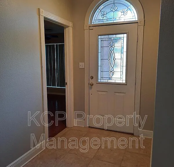 2109 Barrington Dr — Photo 6