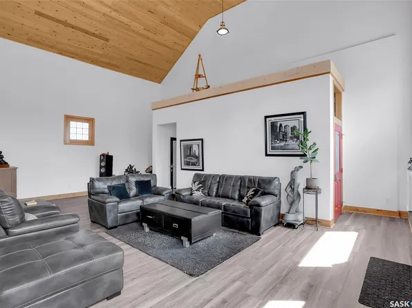 310 F Avenue S, Saskatoon, SK S7M 1T2