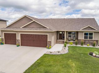 1078 Wildflower Ln W, West Fargo, ND 58078
