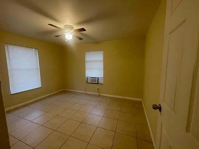 1525 W 28th St #2 — Photo 6
