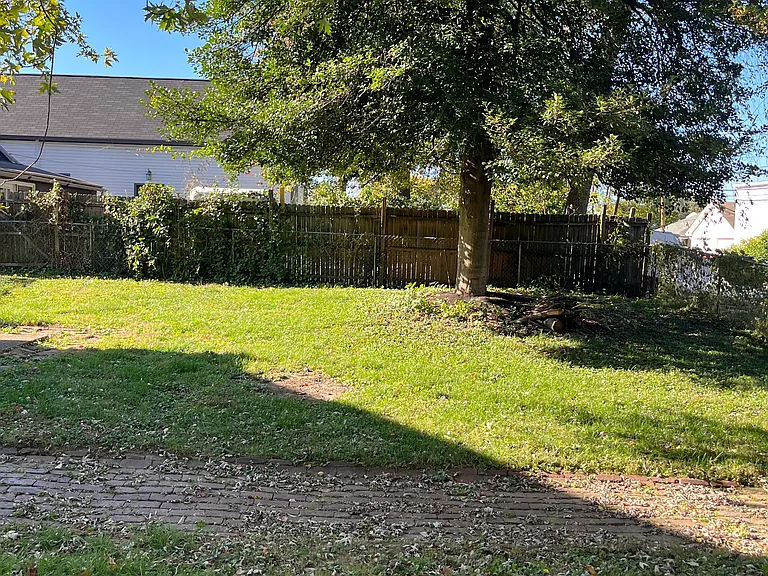 1127 Goss Ave — Photo 13