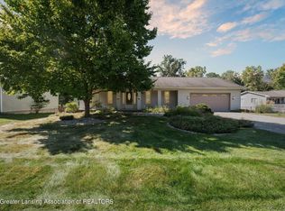 11409 Stoney Brook Dr, Grand Ledge, MI 48837