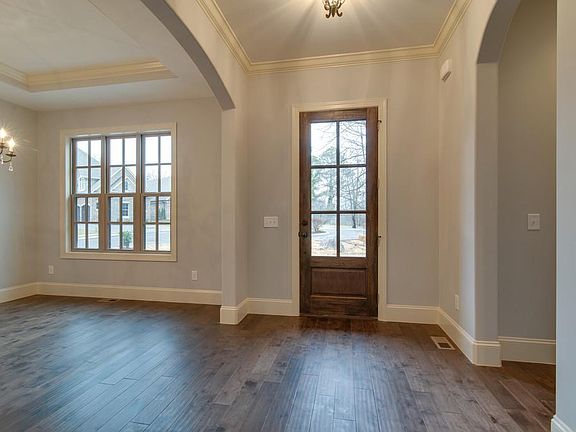 3rd image of 2133 Woodcliff Dr