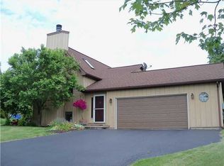 10 Yankee Ct, Rochester, NY 14624